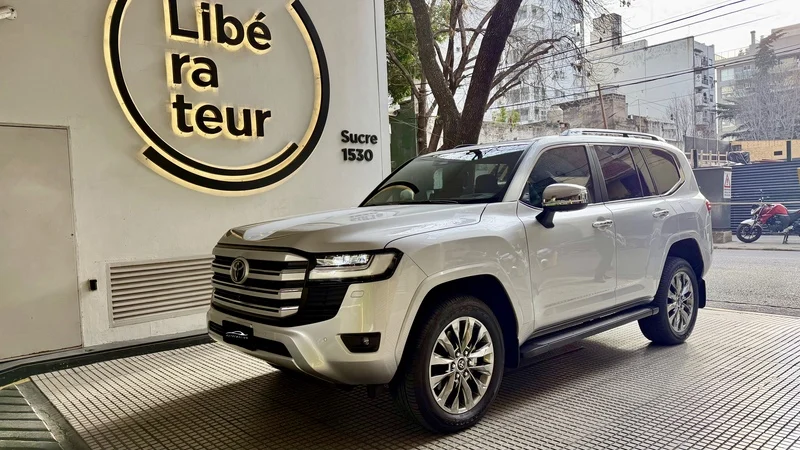 Toyota Land Cruiser 300 2025