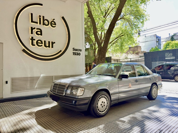 Mercedes Benz 260 E