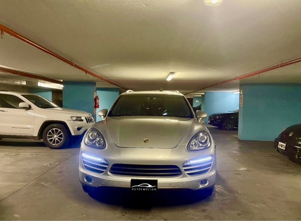 Porsche Cayenne V6 M