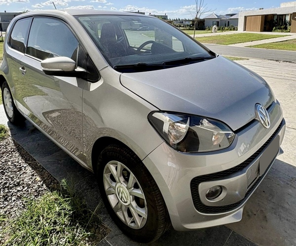 Volkswagen UP High